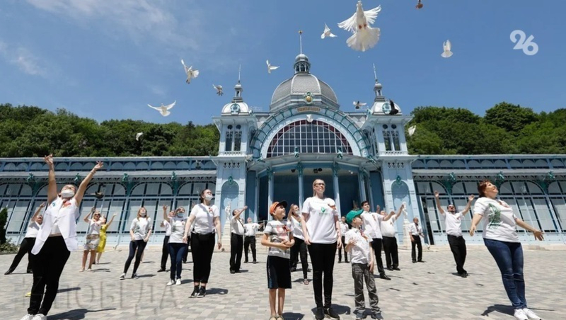 Количество детей в учреждениях для сирот в России сократилось на 70%