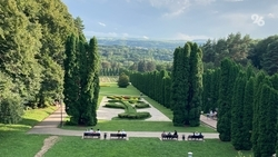 Экс-супруга Стаса Пьехи с сыном отдыхают в Кисловодске