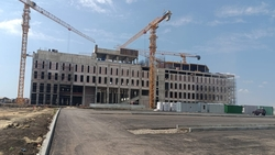 Крышу начали строить на будущем культурно-образовательном комплексе в Ставрополе