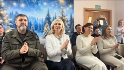 Делегация Ставрополья привезла новогодние подарки детям Антрацита