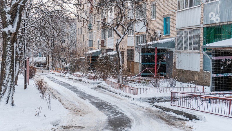 В ставропольскую госжилинспекцию поступило 63 жалобы на отсутствие уборки снега около жилых домов