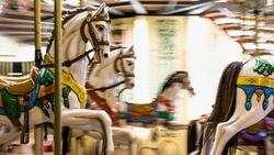 Праздничная карусель украсит центр Ставрополя перед Новым годом