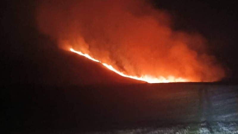 Пожарные тушат гору Джуца в Предгорном округе 