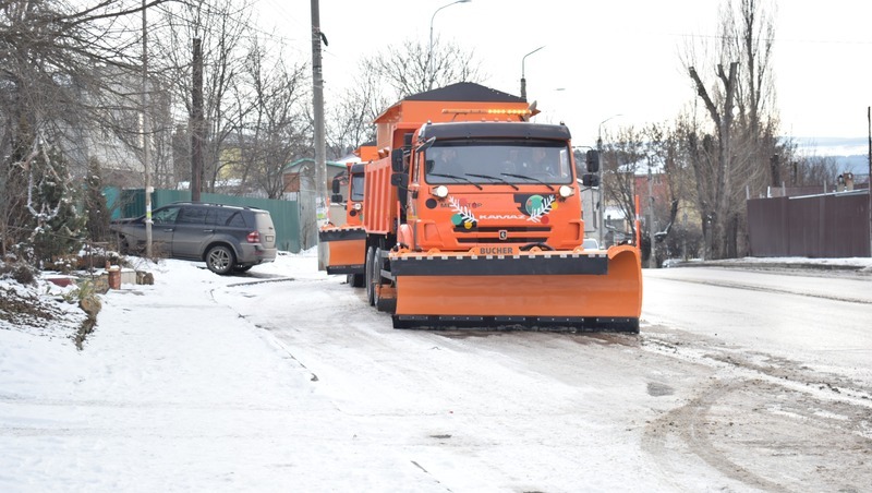 В Кисловодске в тестовом режиме запустили новую снегоуборочную технику