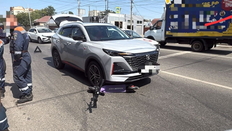 Подросток на электросамокате попал под колёса иномарки в Ставрополе