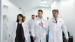 Сенатор Александр Двойных посетил Геномный центр в Ставрополе