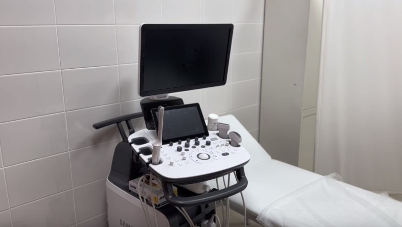 Кировская райбольница получила по нацпроекту новое оборудование и транспорт