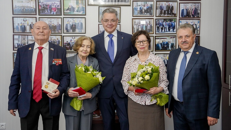 Губернатор Владимиров наградил преподавателей СтГМУ к 85-летию вуза