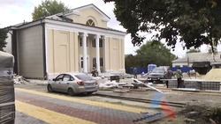 Здание поселкового клуба в ЛНР капитально ремонтируют ставропольские специалисты
