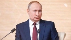 Владимир Путин наградил медалями чиновников из Чечни и КБР