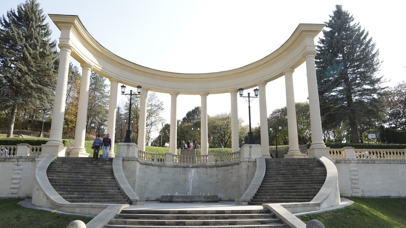 Более 2 км курортной зоны благоустроили в Кисловодске по поручению губернатора 