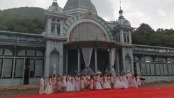 «Забег невест и женихов» проходит в Железноводске