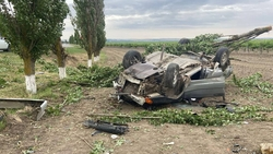 Пьяный водитель перевернулся на автомобиле в Будённовском округе