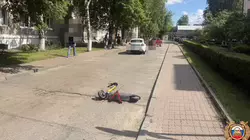 Водитель и пассажир электросамоката попали под колёса легковушки в Ставрополе