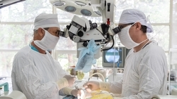 Медики провели сложную операцию на глаз ессентучанки и спасли ей зрение