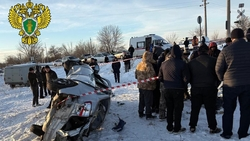 Поезд и автомобиль столкнулись на железнодорожном переезде в КБР