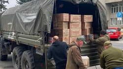 Три грузовика с гумпомощью отправили участникам СВО из Пятигорска