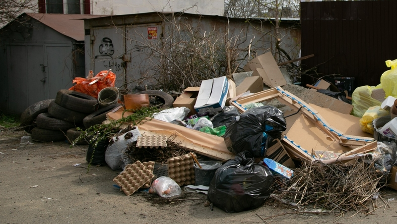 Свалка в центре Изобильного образовалась из-за попыток присвоения земли