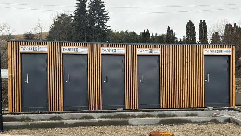 Шесть новых музыкальных модульных туалетов установили в Кисловодске  