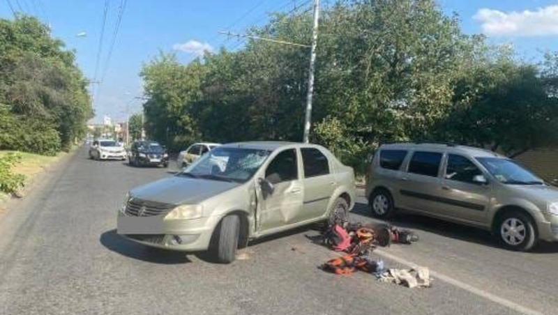 Водитель электросамоката пострадал при столкновении с иномаркой в Ставрополе