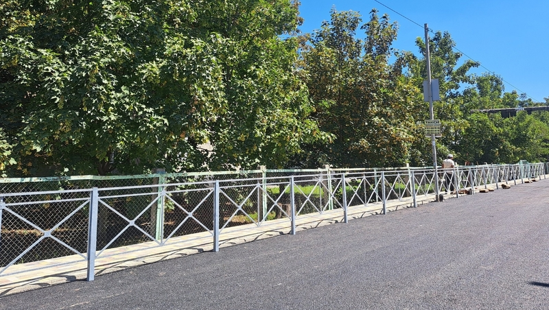 Ведущую к школе дорогу в селе Кочубеевском отремонтируют до 15 августа 