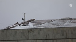 Крыши пострадавших от урагана многоэтажек ремонтируют в Ставрополе и Грачёвке