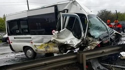 После ДТП под Невинномысском водитель микроавтобуса скончался в больнице