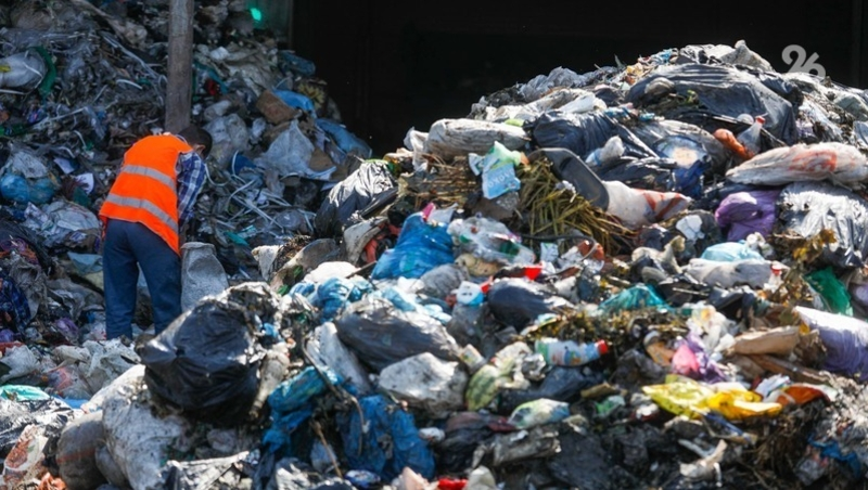 В Будённовске обнаружили незаконную свалку V класса опасности