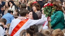 «Перед вами открываются новые дороги»: как прошёл последний звонок в школе Ставрополя 