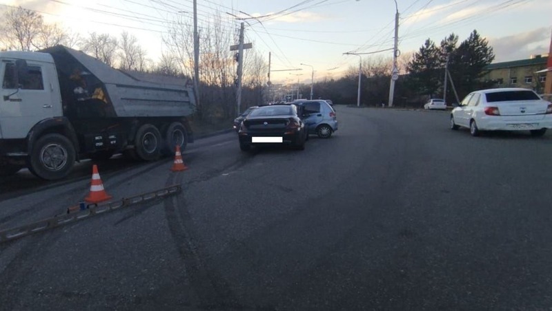 Две иномарки попали в аварию на улице Достоевского в Ставрополе