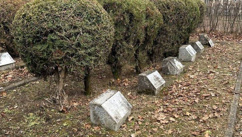 Таблички на могилах красноармейцев в Кисловодске повредили не хулиганы