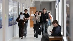 Студента из Невинномысска заподозрили в даче взятки за написание диплома