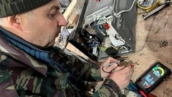 Житель Кировского округа открыл ремонтную мастерскую благодаря соцконтракту