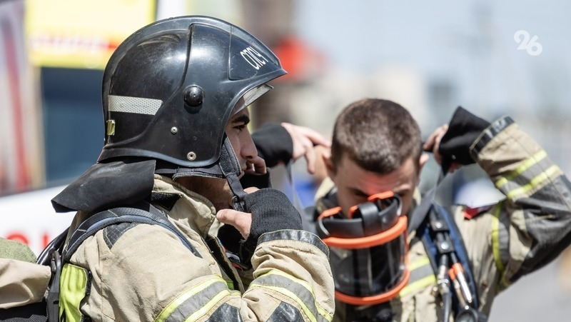 Загоревшуюся электрощитовую тушили в магазине в Лермонтове