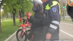 Сотрудники ГИБДД задержали трёх подростков — водителей питбайков в Ессентуках
