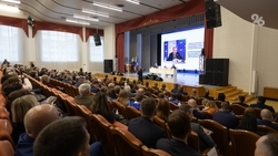 «Берёт на себя ответственность за всё»: губернатор Ставрополья с партийцами подвёл итоги работы за год