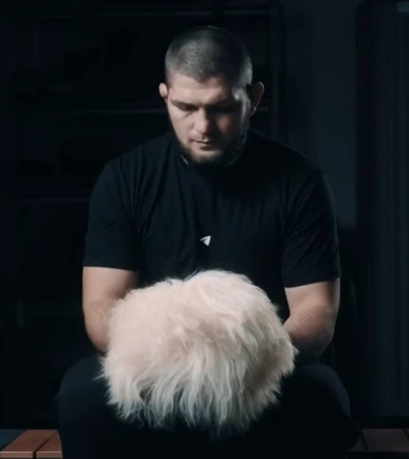 Более 340 млн рублей выручил Telegram на продаже папах дагестанца Нурмагомедова