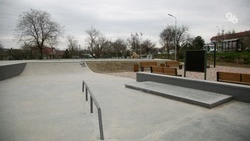 Скейт-площадку и парковку обустроят в молодёжном парке в Ипатове