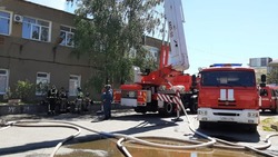 В Ставрополе локализовали пожар на территории стекольного цеха