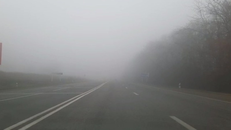 Видимость на дорогах Ставрополья снизилась из-за густого тумана