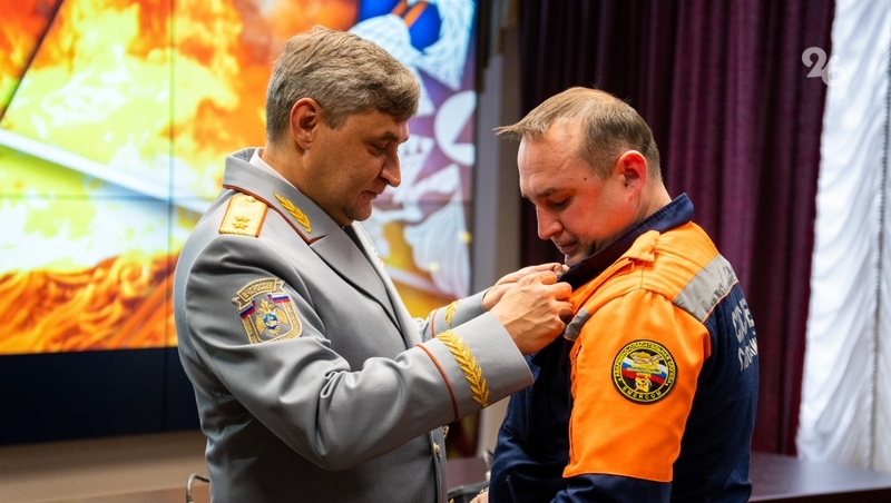 В Ставрополе наградили отличившихся сотрудников МЧС — фоторепортаж