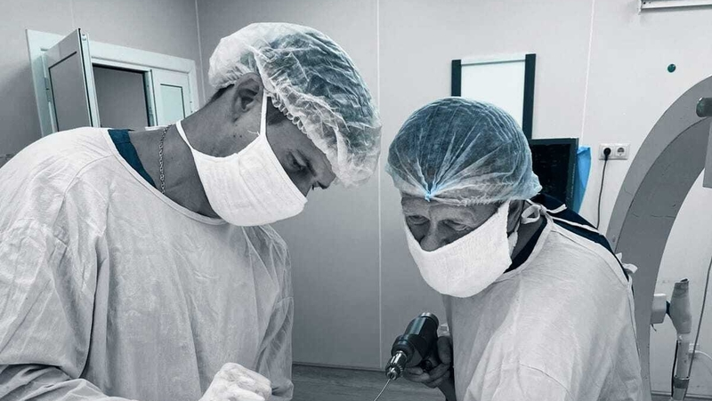 Пятигорские медики спасли ногу женщине после неудачной поездки на скутере