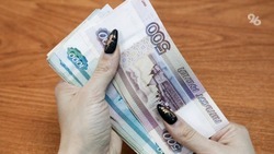 Продавец продуктового магазина в Пятигорске обналичила деньги с чужой банковской карты 