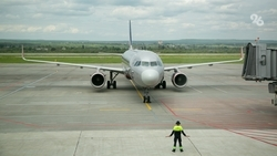 Пилотов самолёта Минводы — Санкт-Петербург чуть не ослепили лазером