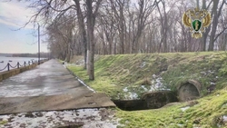 Несанкционированный сброс дренажных вод обнаружили в Изобильненском округе