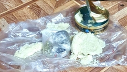 Ставропольчанка спрятала наркотики в банку со шпротами для осуждённого родственника