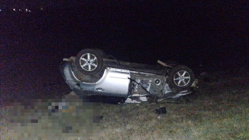 Пассажир погиб после опрокидывания автомобиля на Ставрополье 