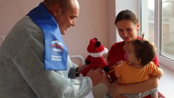 Активисты «Единой России» передали «Коробки храбрости» маленьким пациентам больниц Ставрополья