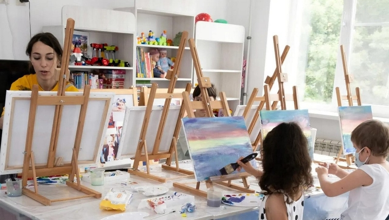 Мастер-класс по рисованию провели для детей с онкологией в Ставрополе