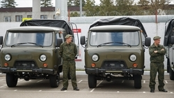 Губернатор передал ставропольским военным ключи от 20 антидроновых машин